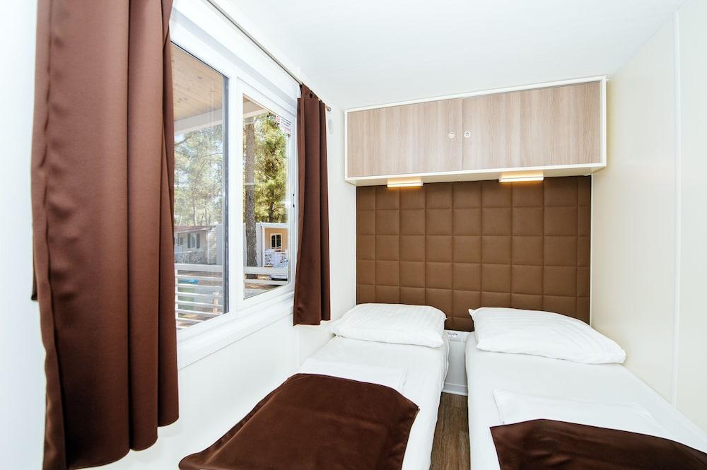 Zaton Holiday Resort Mobile Homes Nin Dış mekan fotoğraf
