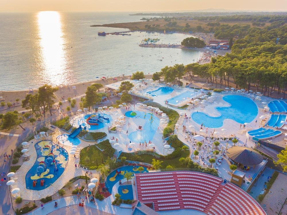Zaton Holiday Resort Mobile Homes Nin Dış mekan fotoğraf
